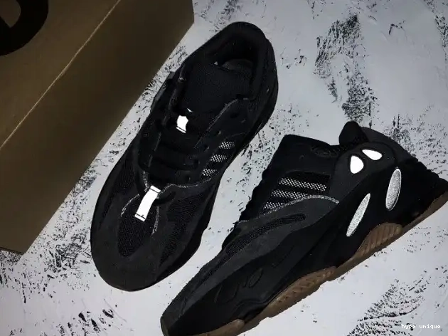 hype Utility Black Boost 700 Adidas Yeezy FV5304 0611